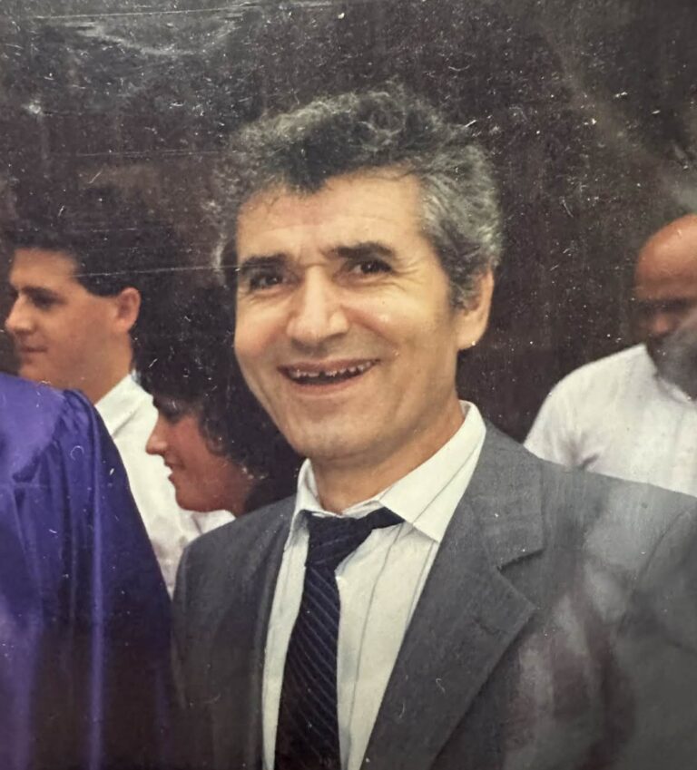 Απεβίωσε ο Τάσος Θεοδοσάκος.